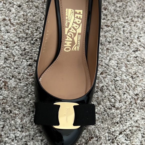 Salvatore Ferragamo platform Pumps 9sm size 6.Made in Italy. Excellent condition - Picture 3 of 6